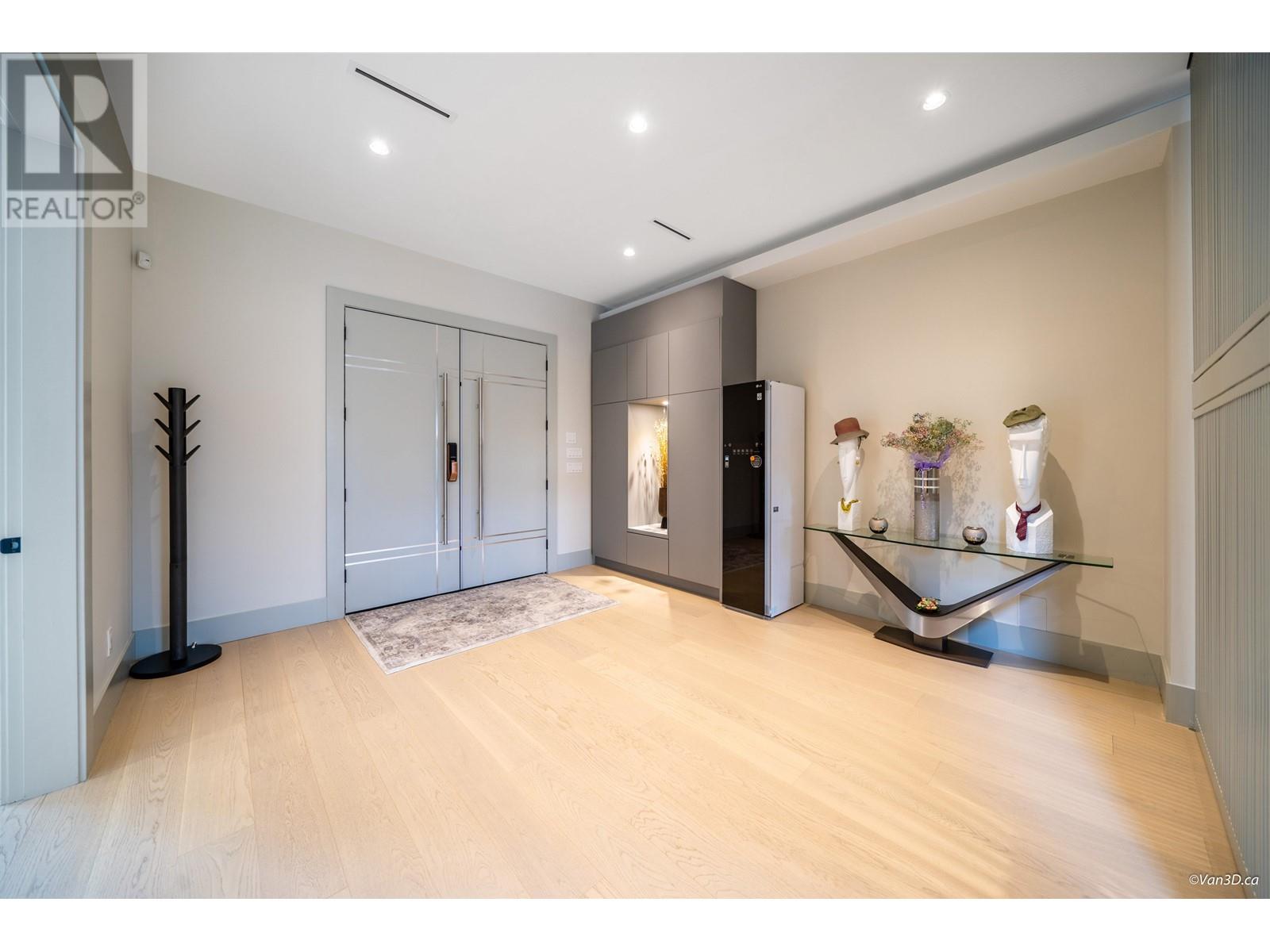 720 Ivy Avenue, Coquitlam, British Columbia  V3J 2J2 - Photo 4 - R2810482