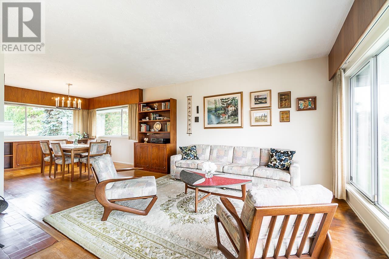 7046 Sierra Drive, Burnaby, British Columbia  V5A 1A5 - Photo 10 - R2776791