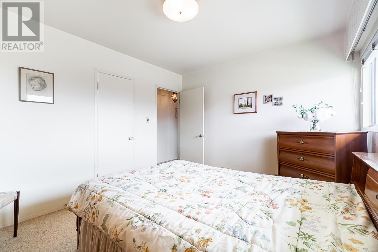 7046 Sierra Drive, Burnaby, British Columbia  V5A 1A5 - Photo 19 - R2776791