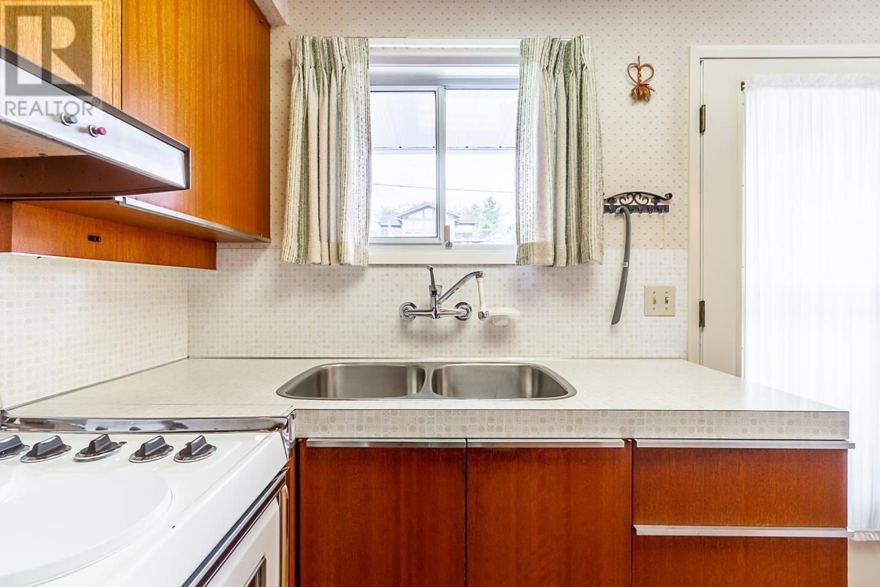 7046 Sierra Drive, Burnaby, British Columbia  V5A 1A5 - Photo 15 - R2776791