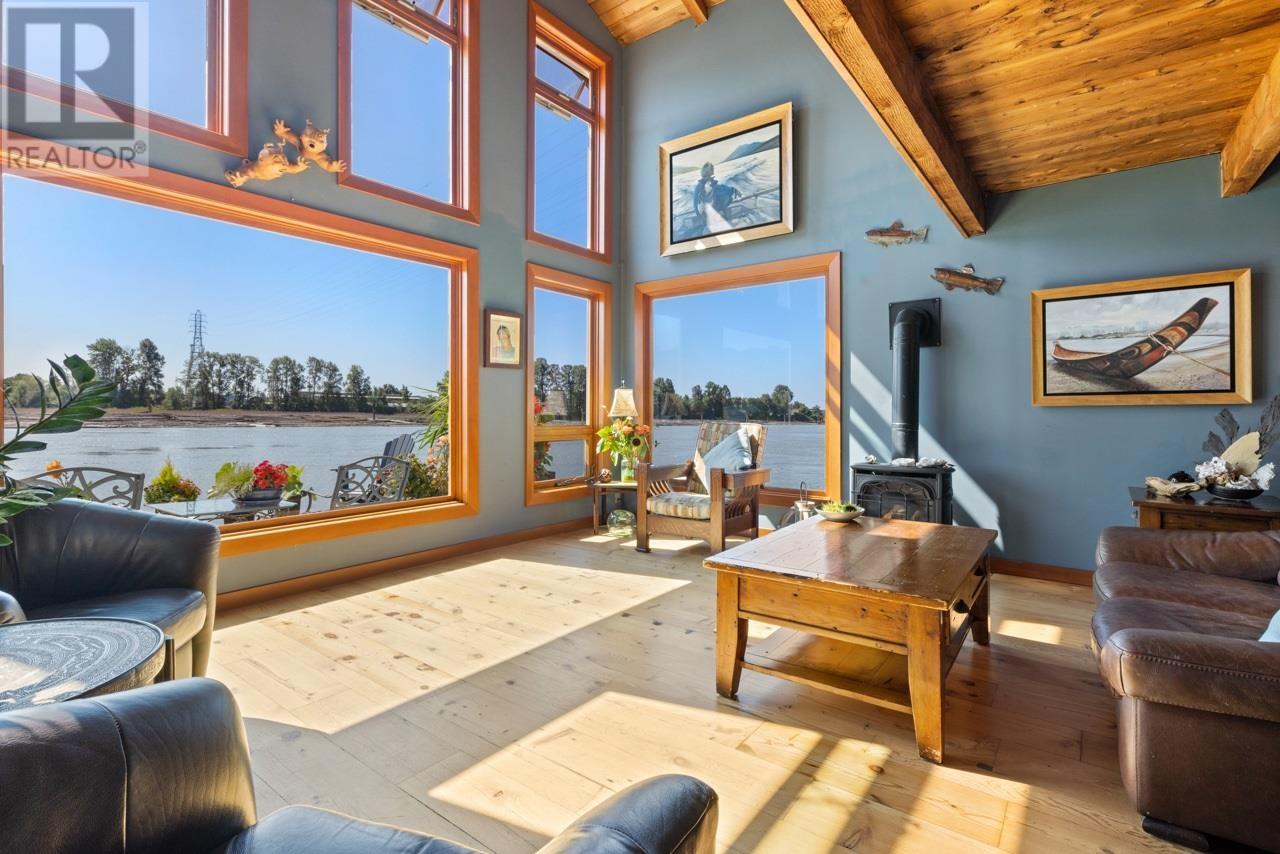1 800 South Dyke Road, New Westminster, British Columbia  V3M 4Z8 - Photo 2 - R2809719