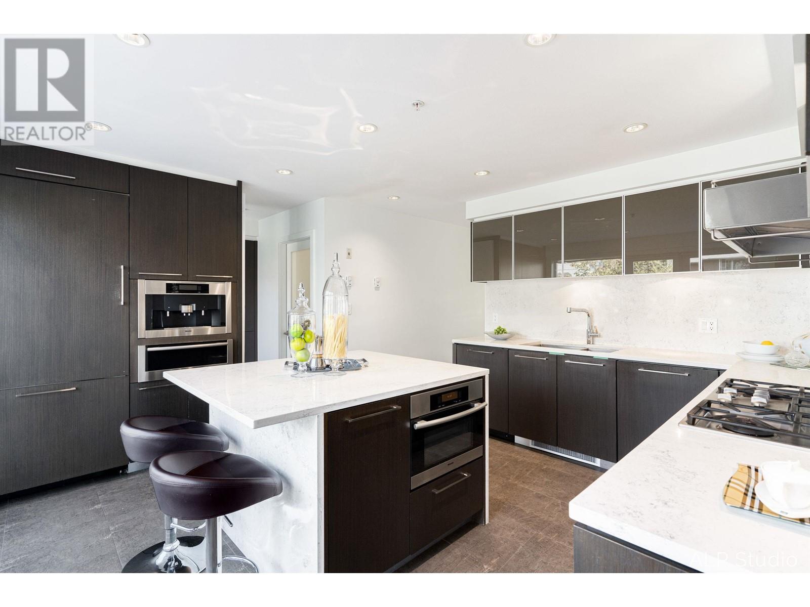 215&216 1961 Collingwood Street, Vancouver, British Columbia  V6R 3K6 - Photo 3 - R2810201