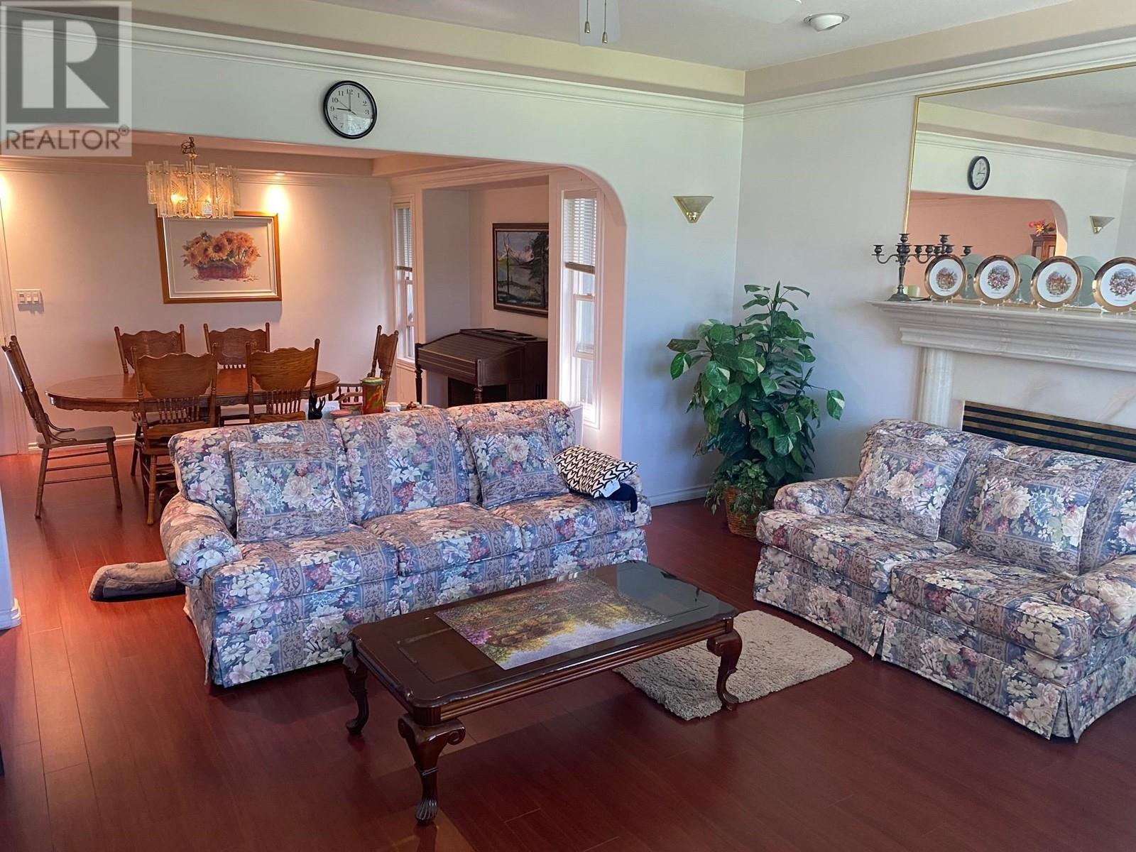 6988 Sussex Avenue, Burnaby, British Columbia  V5J 3V2 - Photo 10 - R2809563