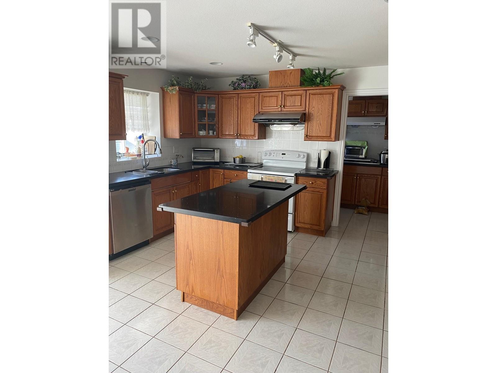 6988 Sussex Avenue, Burnaby, British Columbia  V5J 3V2 - Photo 4 - R2809563