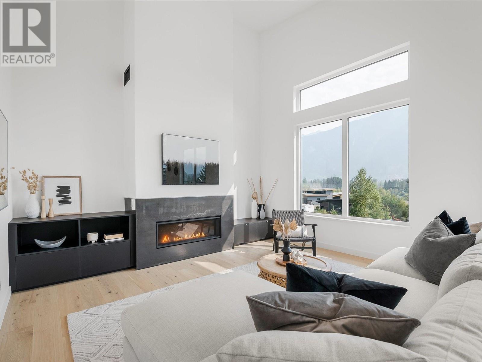 7652 Seven O'clock Drive, Pemberton, British Columbia  V0N 2L3 - Photo 6 - R2806292