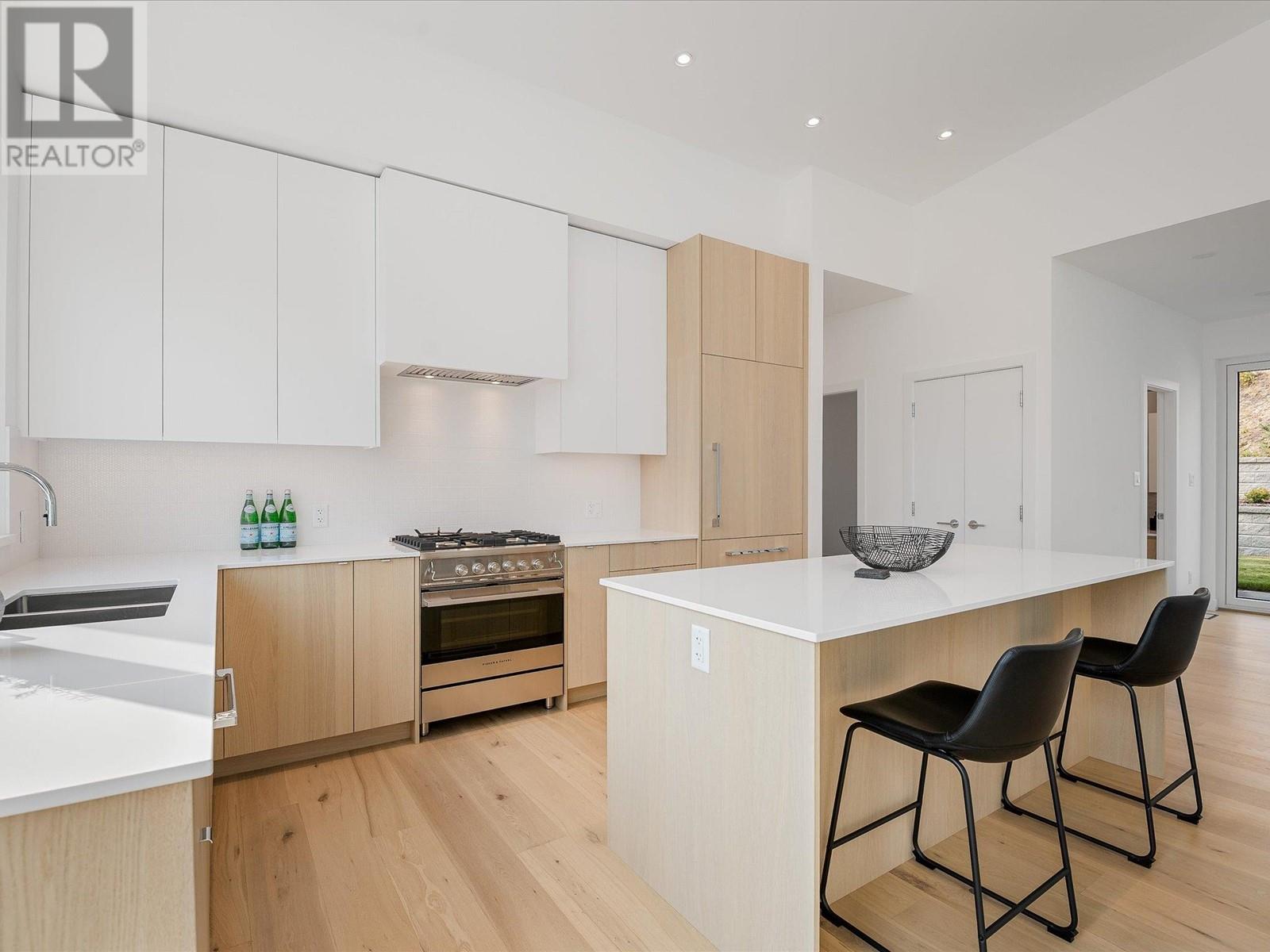 7652 Seven O'clock Drive, Pemberton, British Columbia  V0N 2L3 - Photo 14 - R2806292