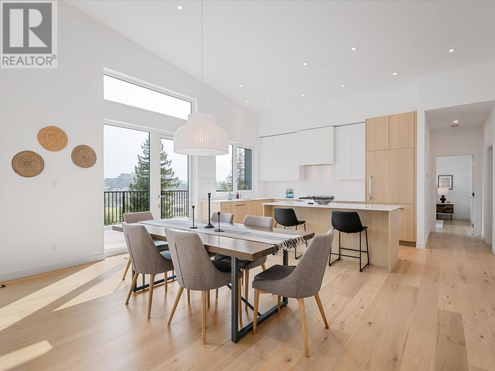 7652 Seven O'clock Drive, Pemberton, British Columbia  V0N 2L3 - Photo 10 - R2806292