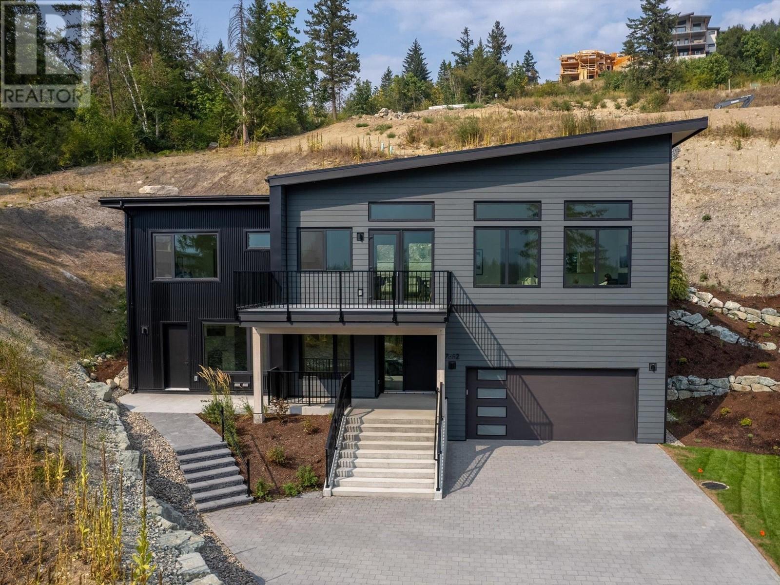 7652 Seven O'clock Drive, Pemberton, British Columbia  V0N 2L3 - Photo 2 - R2806292