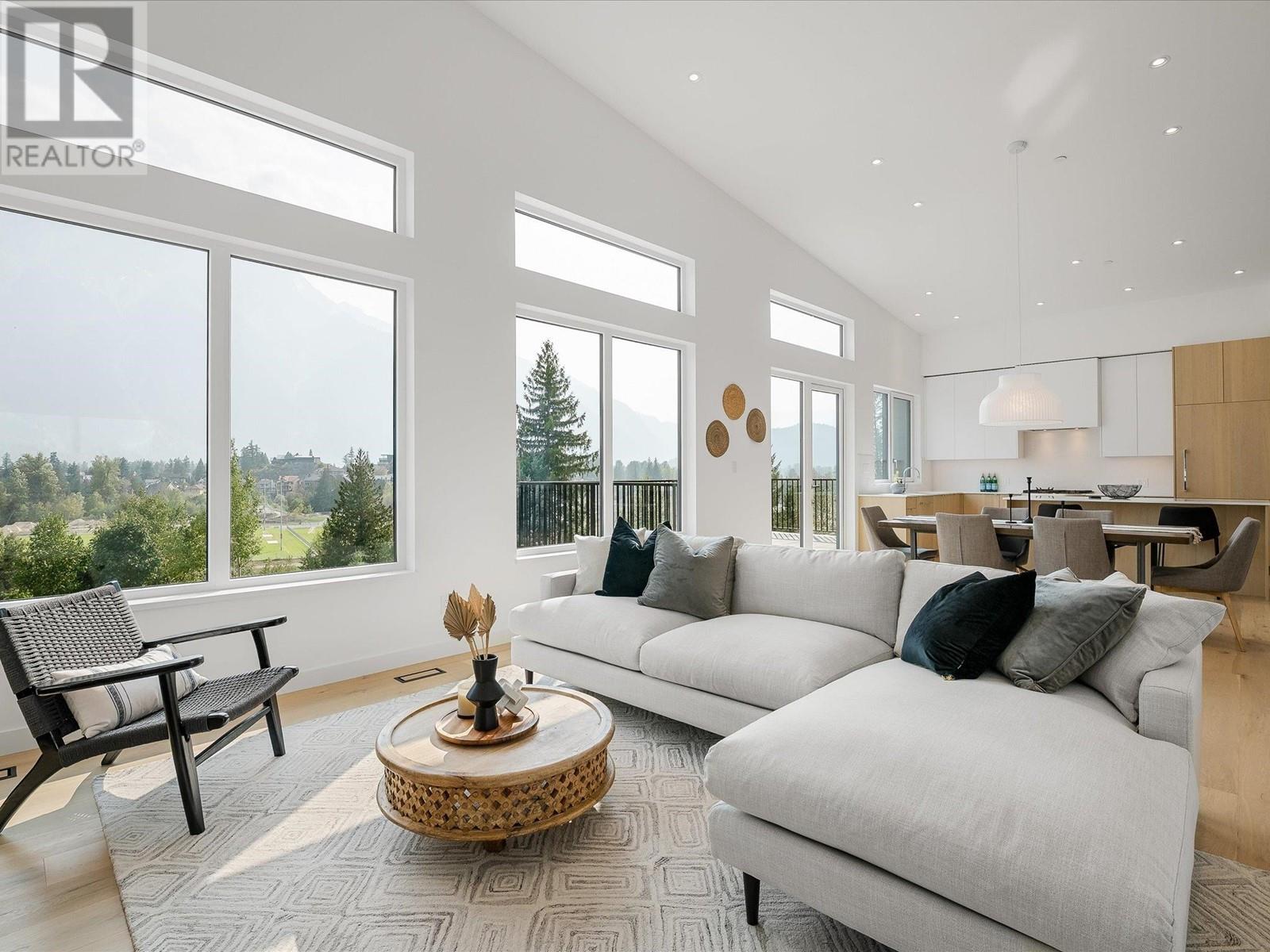 7652 Seven O'clock Drive, Pemberton, British Columbia  V0N 2L3 - Photo 1 - R2806292