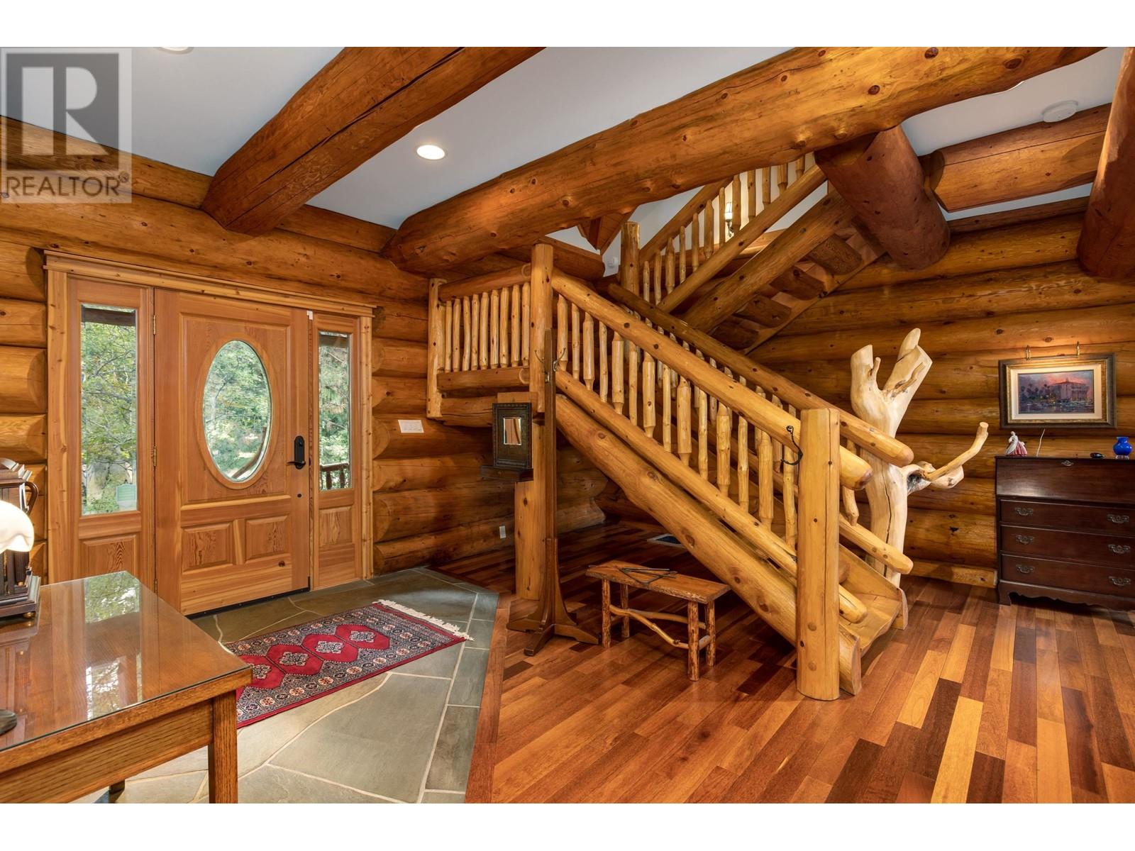 8225 Pemberton Meadows Road, Pemberton, British Columbia  V0N 2L2 - Photo 13 - R2810864