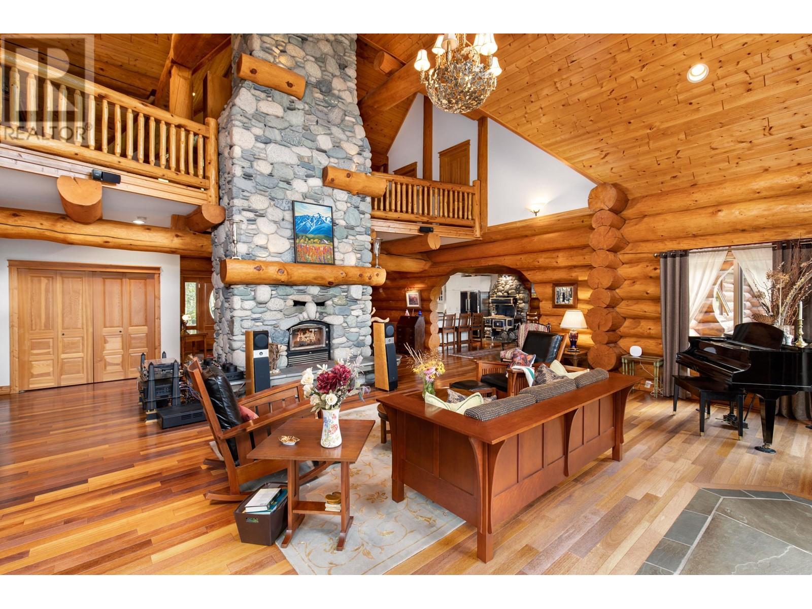 8225 Pemberton Meadows Road, Pemberton, British Columbia  V0N 2L2 - Photo 5 - R2810864