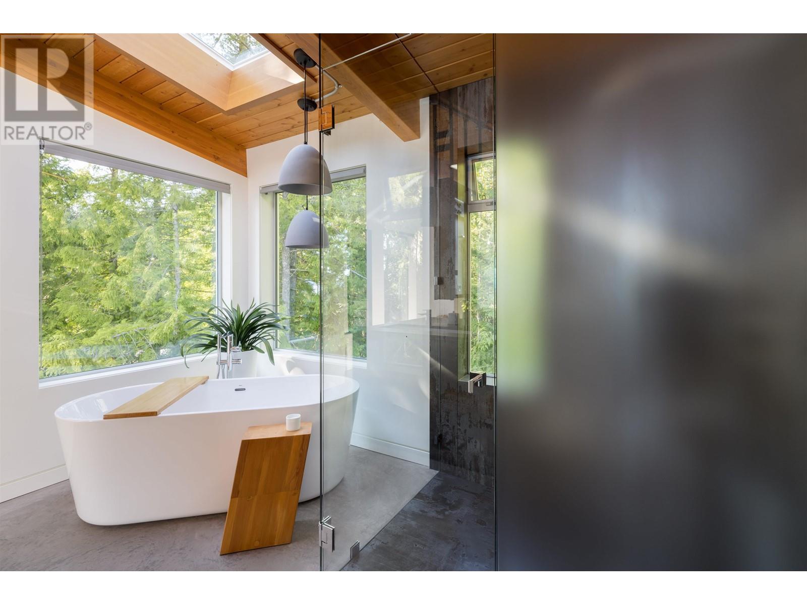 10710 Wood Bay Heights Road, Halfmoon Bay, British Columbia  V7Z 1B8 - Photo 21 - R2796297