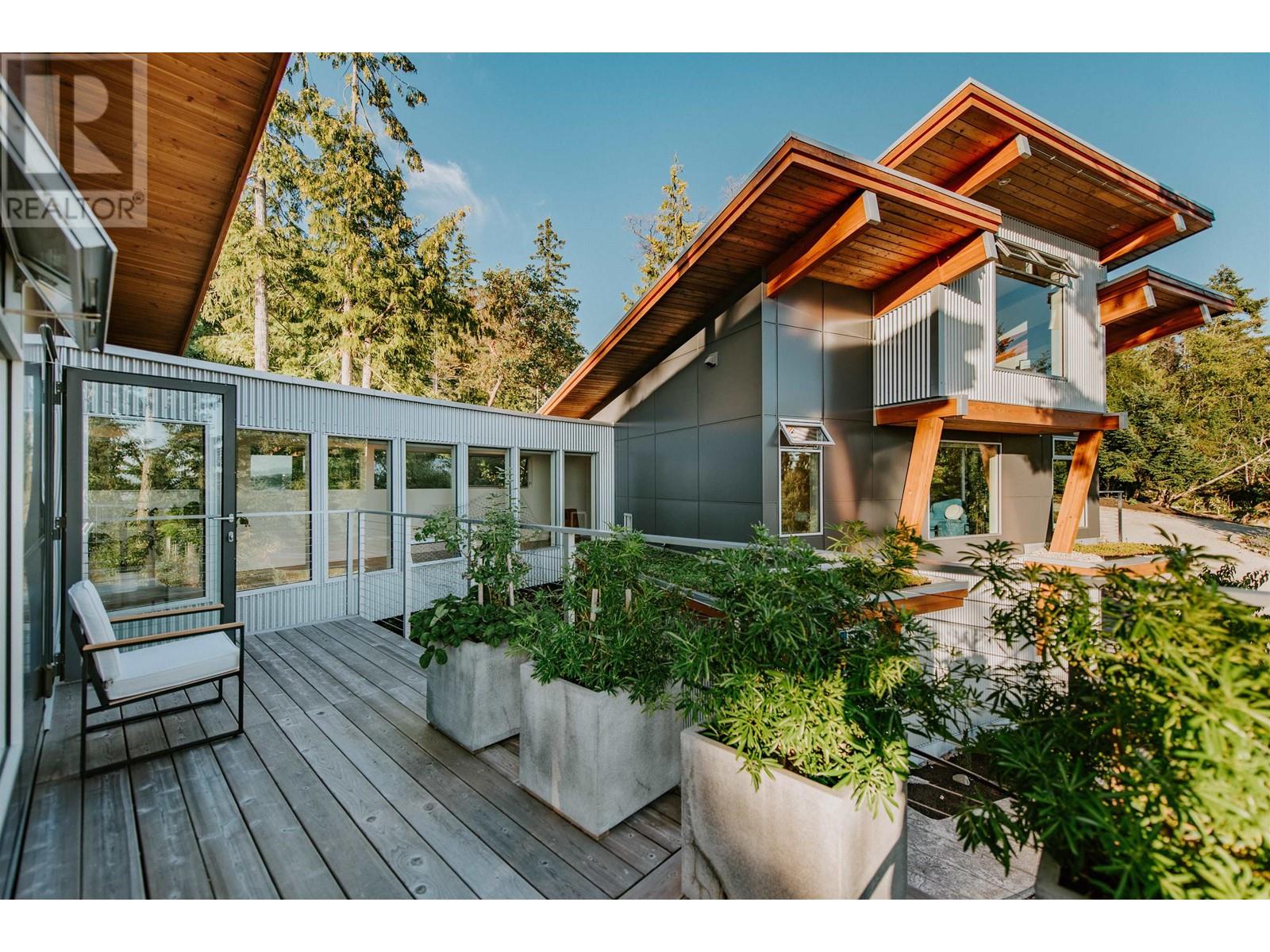 10710 Wood Bay Heights Road, Halfmoon Bay, British Columbia  V7Z 1B8 - Photo 3 - R2796297