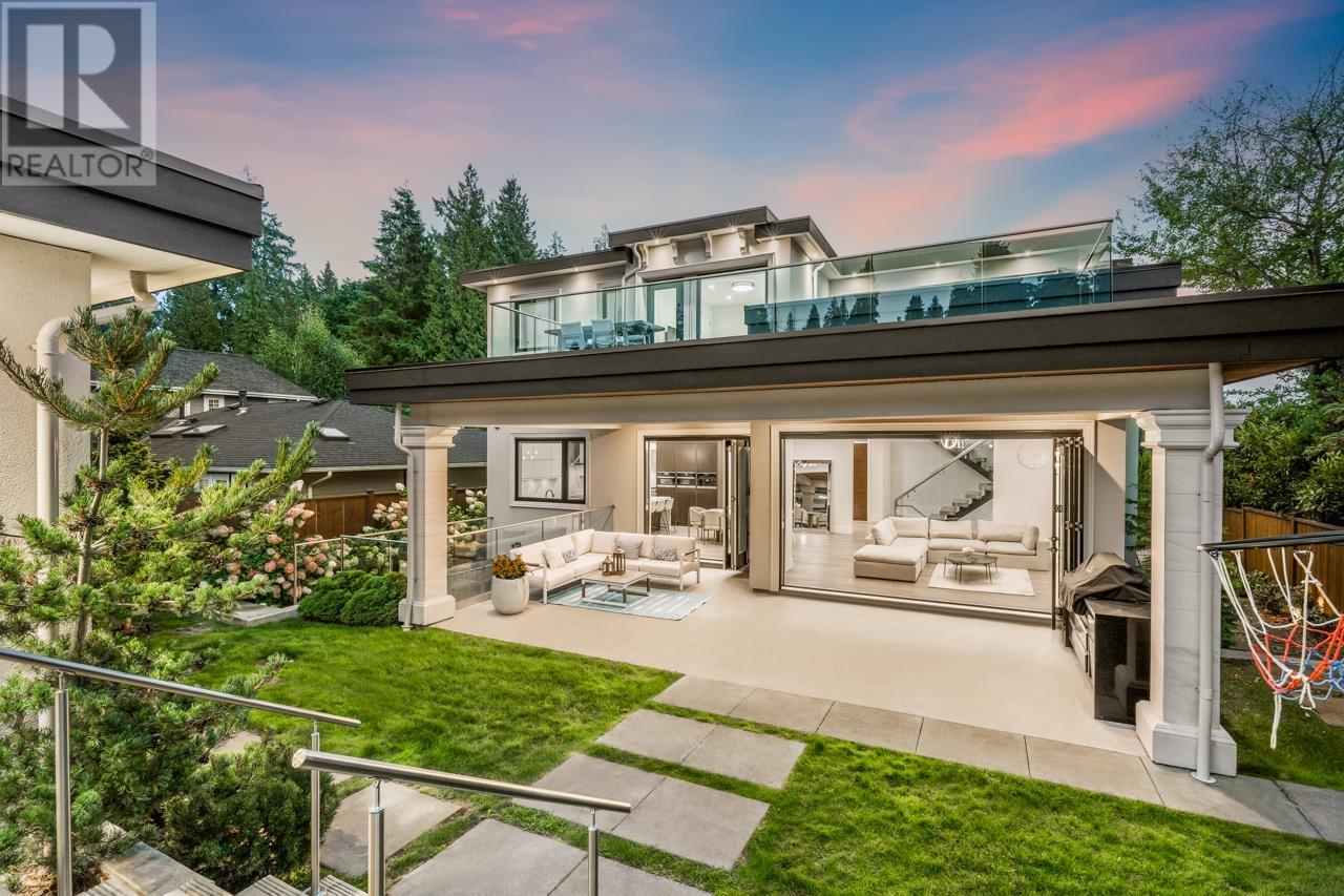 1385 Kings Avenue, West Vancouver, British Columbia  V7T 2C5 - Photo 1 - R2809639