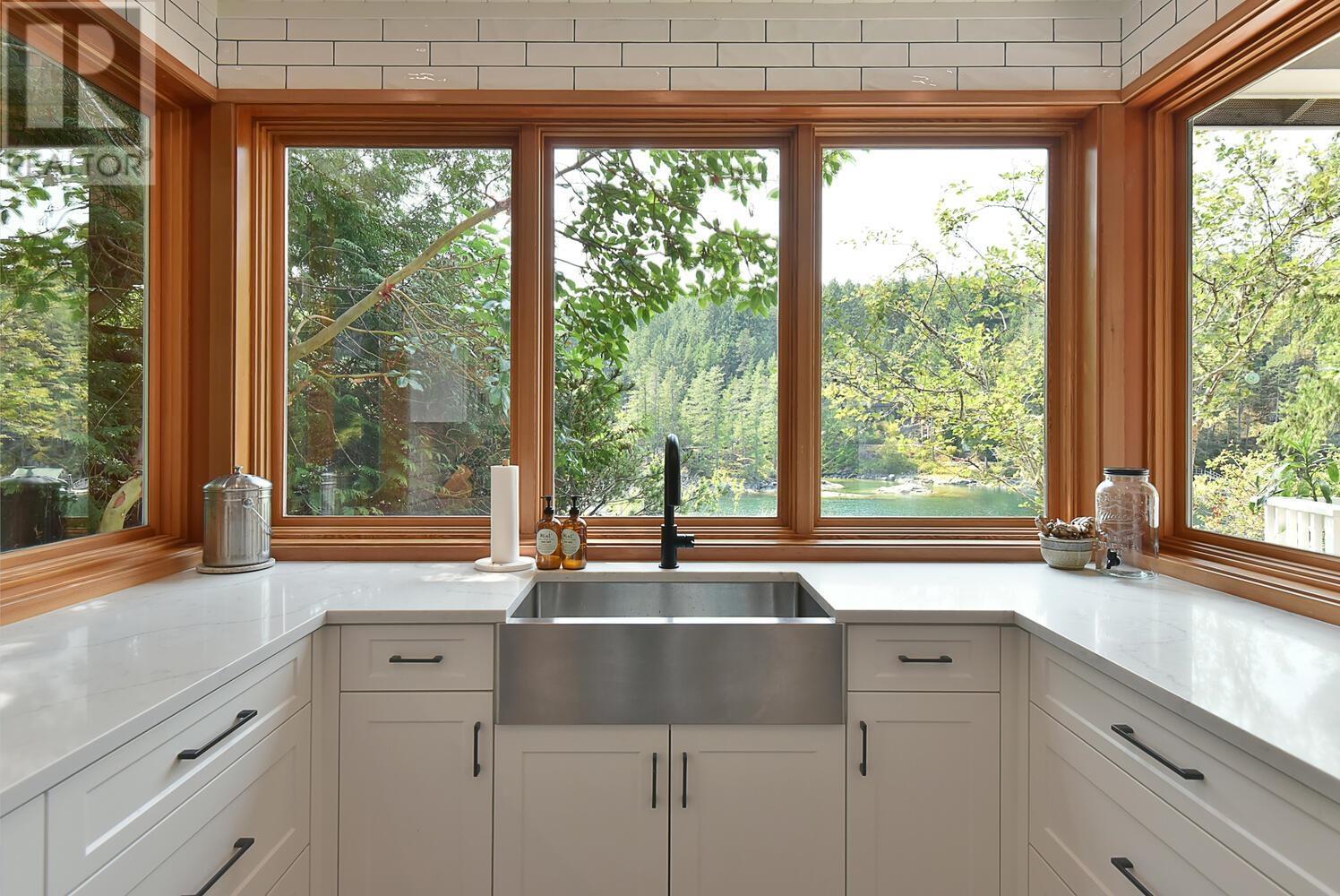 5466 Sans Souci Road, Halfmoon Bay, British Columbia  V7Z 1B6 - Photo 12 - R2810441