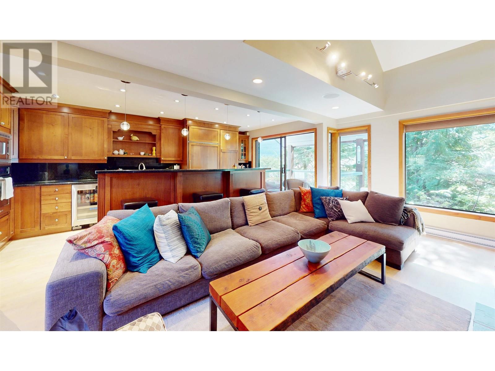 12 3525 Falcon Crescent, Whistler, British Columbia  V8E 0B9 - Photo 3 - R2810972
