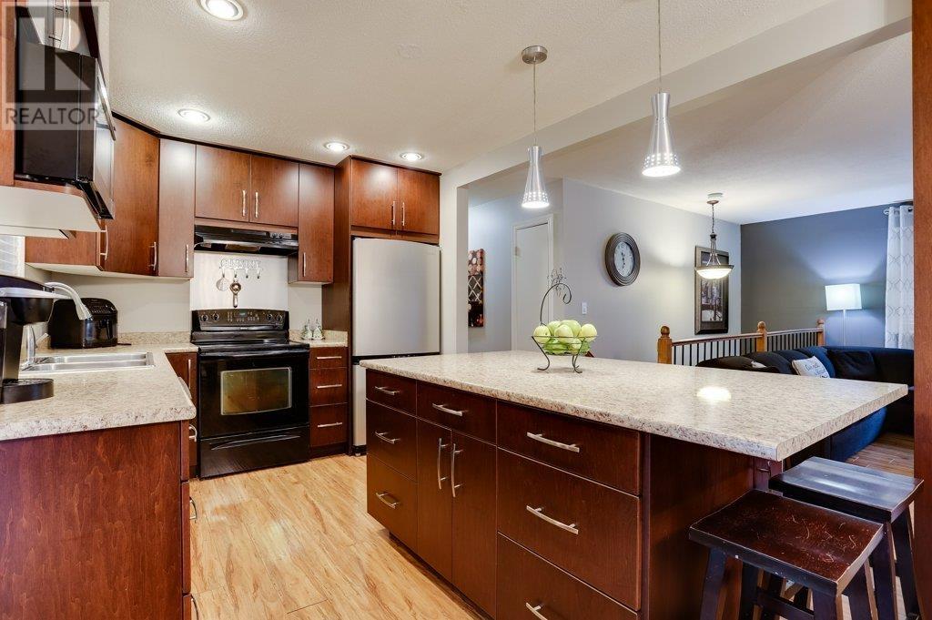 958 Raymond Avenue, Port Coquitlam, British Columbia  V3B 2M7 - Photo 2 - R2810958
