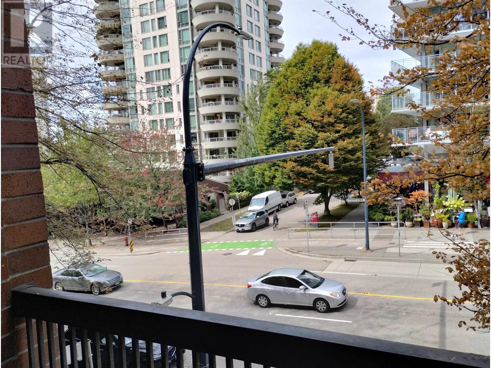 403 1330 Burrard Street, Vancouver, British Columbia  V6Z 2B8 - Photo 2 - R2810929