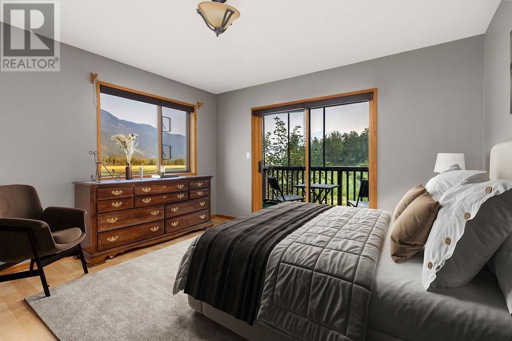 8184 Pemberton Meadows Road, Pemberton, British Columbia  V0N 2L2 - Photo 11 - R2811039