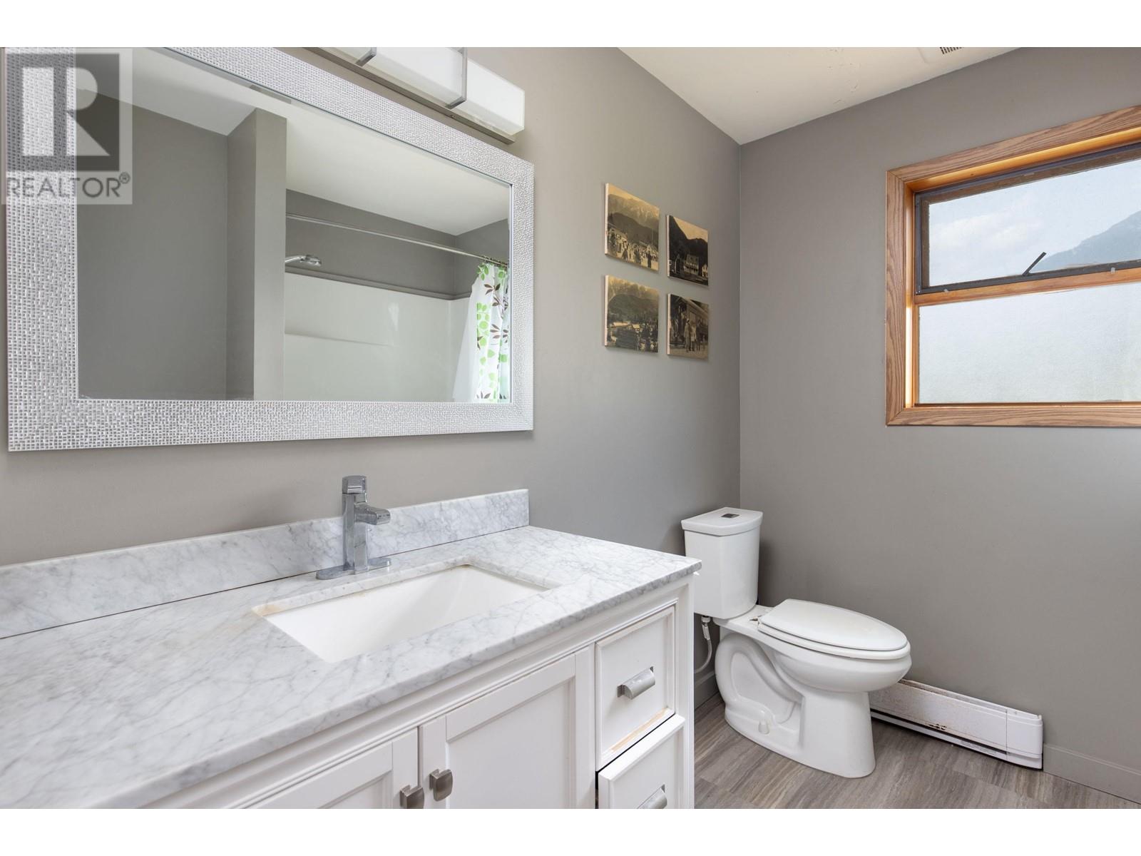 8184 Pemberton Meadows Road, Pemberton, British Columbia  V0N 2L2 - Photo 17 - R2811039