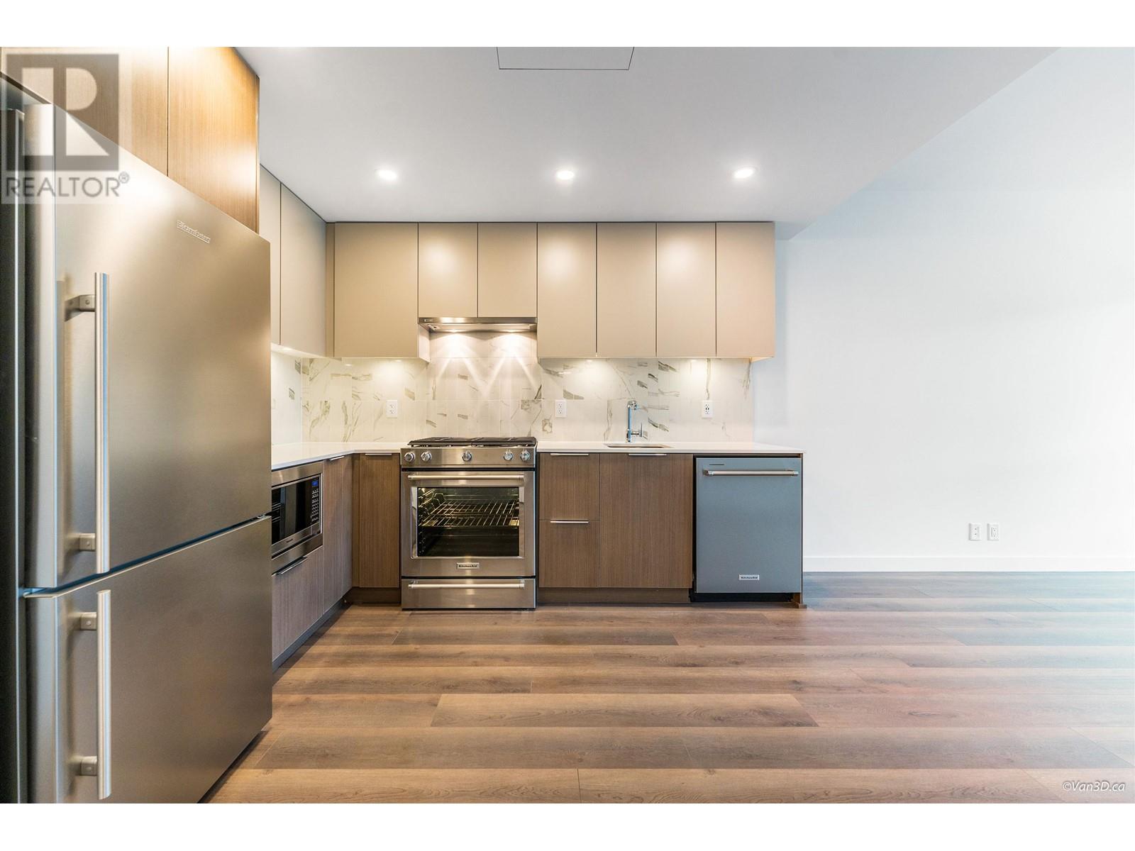 207 645 Como Lake Avenue, Coquitlam, British Columbia  V3J 3M7 - Photo 4 - R2810575