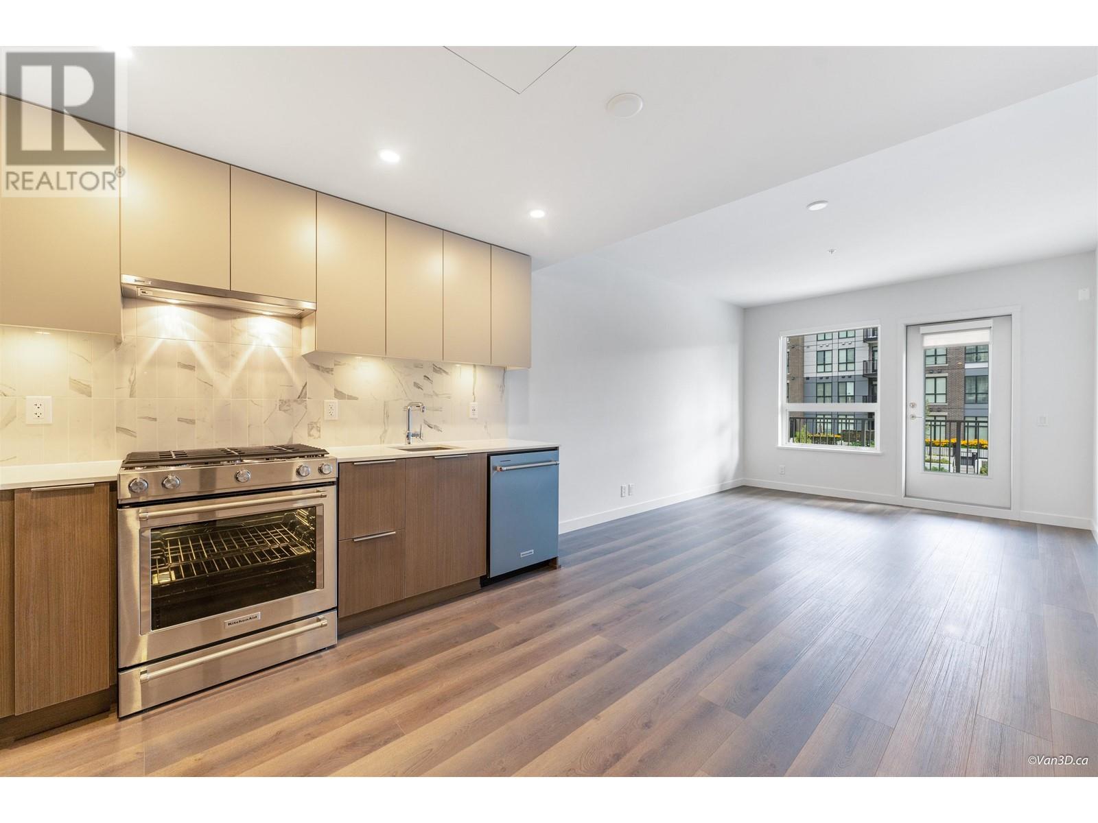 207 645 Como Lake Avenue, Coquitlam, British Columbia  V3J 3M7 - Photo 5 - R2810575