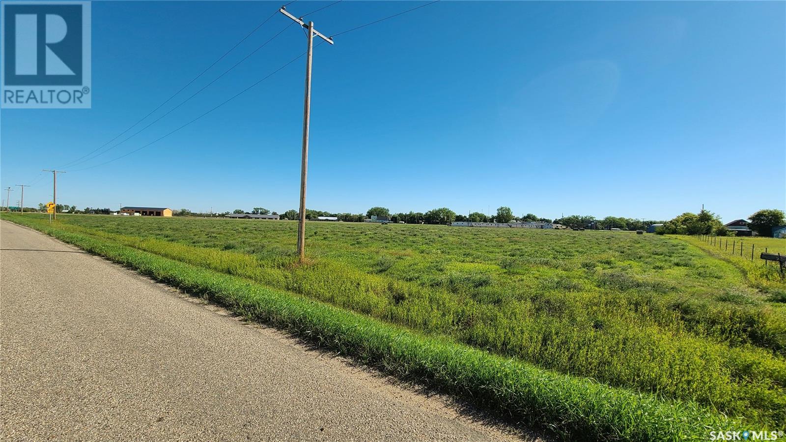 Hwy 39 Service Road, Midale, Saskatchewan  S0C 1S0 - Photo 3 - SK942925