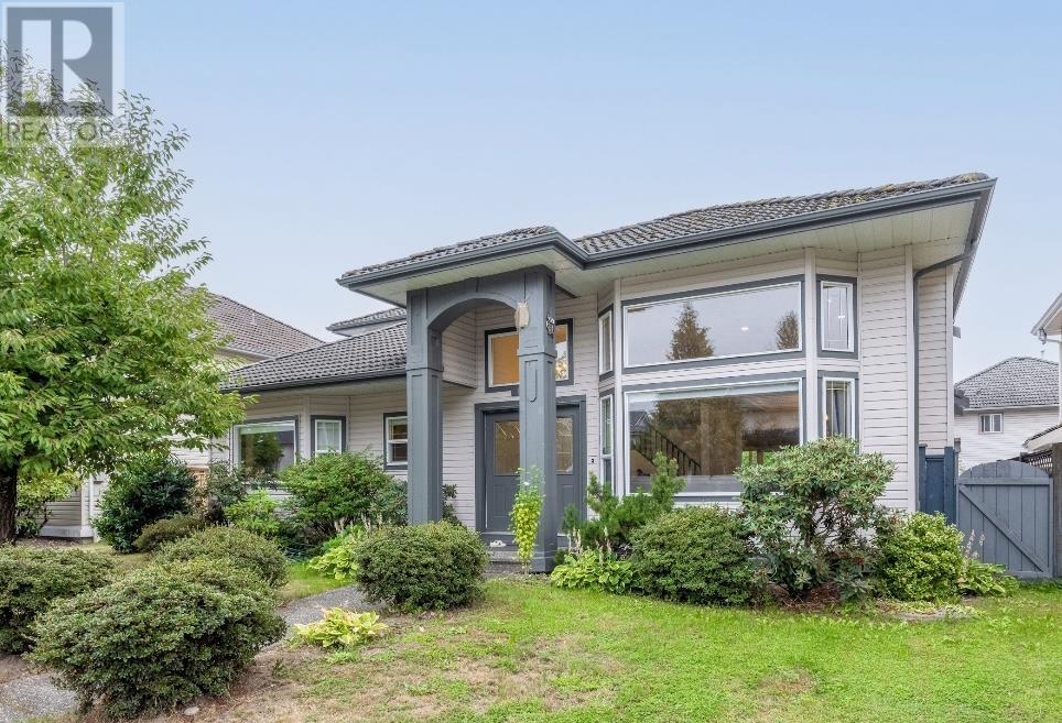 878 Riverside Drive, Port Coquitlam, British Columbia  V3B 7T3 - Photo 2 - R2810615
