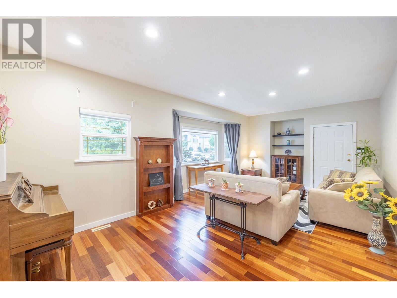 878 Riverside Drive, Port Coquitlam, British Columbia  V3B 7T3 - Photo 9 - R2810615