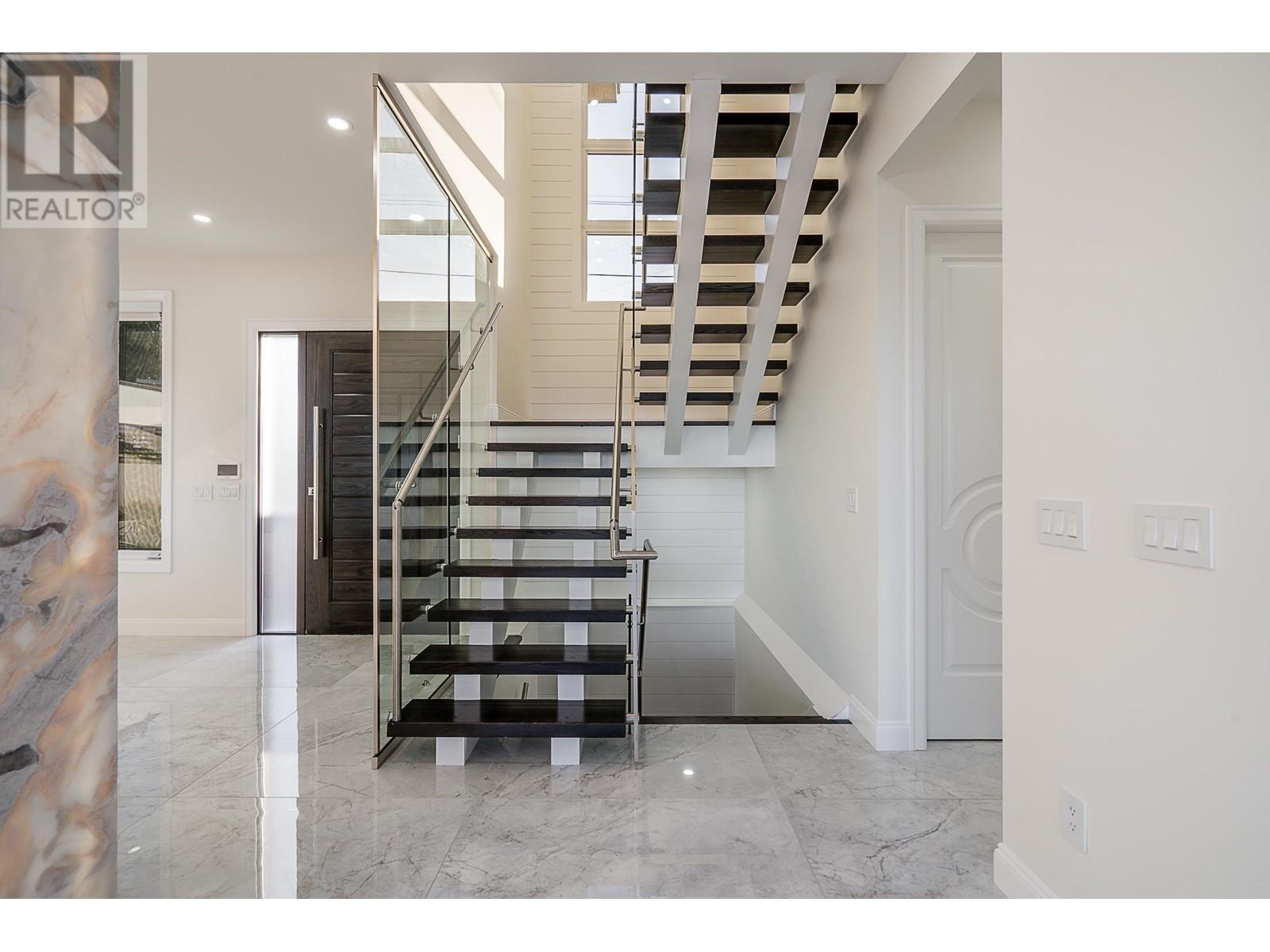 550 Richmond Street, New Westminster, British Columbia  V3L 4C7 - Photo 2 - R2811096