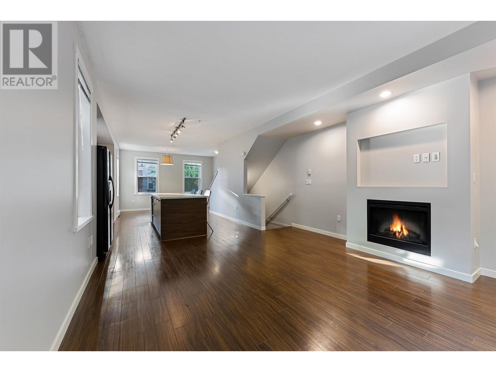 33 2495 Davies Avenue, Port Coquitlam, British Columbia  V3C 0B2 - Photo 2 - R2810841