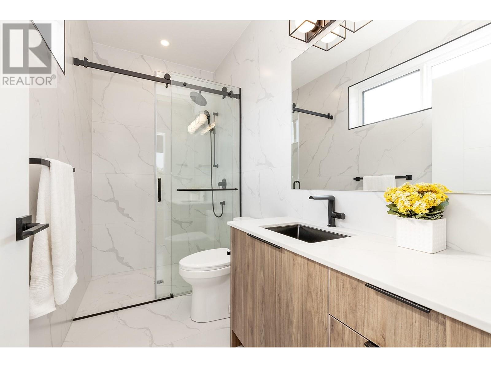 2040 Mannering Avenue, Vancouver, British Columbia  V5N 3C3 - Photo 13 - R2811252