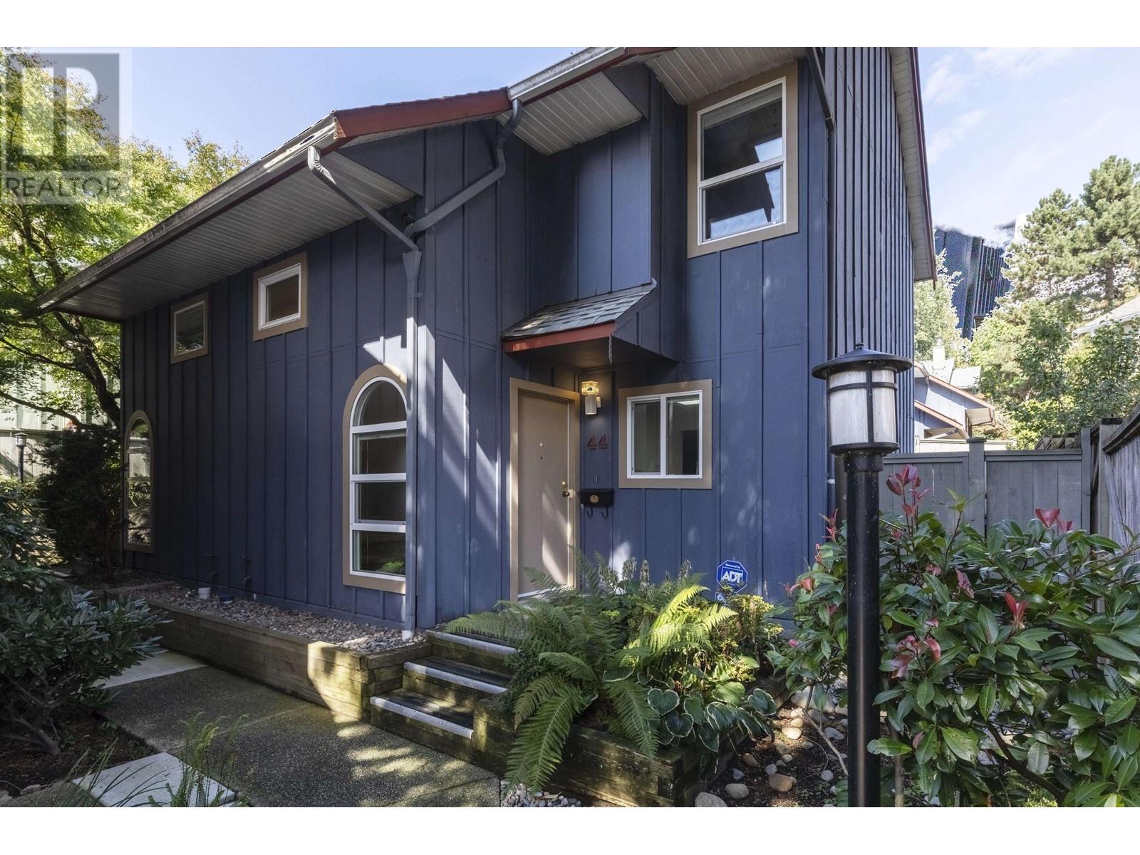44 900 W 17TH STREET, north vancouver, British Columbia