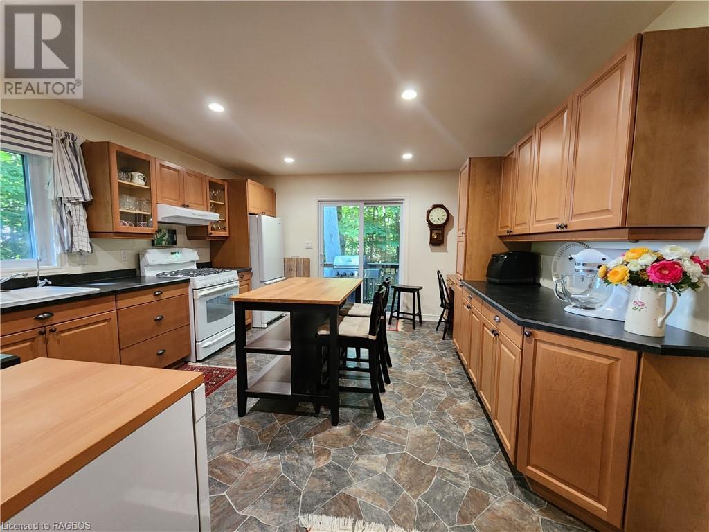 86 Moore Street, Lion's Head, Ontario  N0H 1W0 - Photo 11 - 40447871