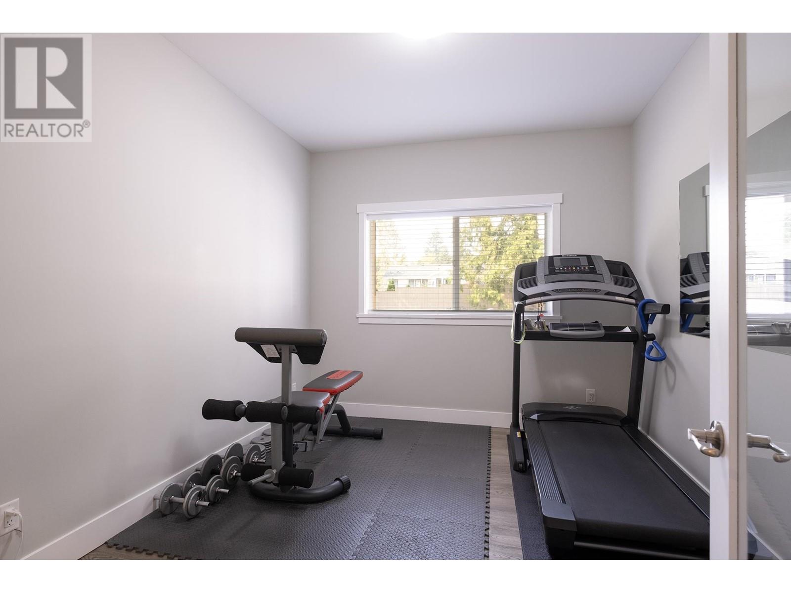 426 Solaz Place, Gibsons, British Columbia  V0N 1V5 - Photo 11 - R2811312