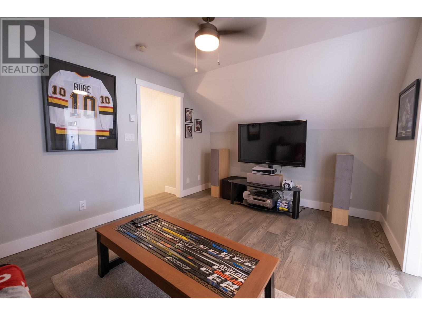 426 Solaz Place, Gibsons, British Columbia  V0N 1V5 - Photo 19 - R2811312