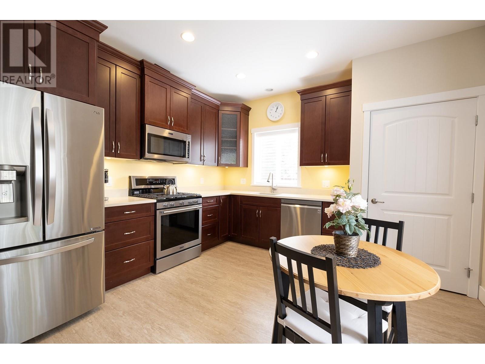 426 Solaz Place, Gibsons, British Columbia  V0N 1V5 - Photo 24 - R2811312