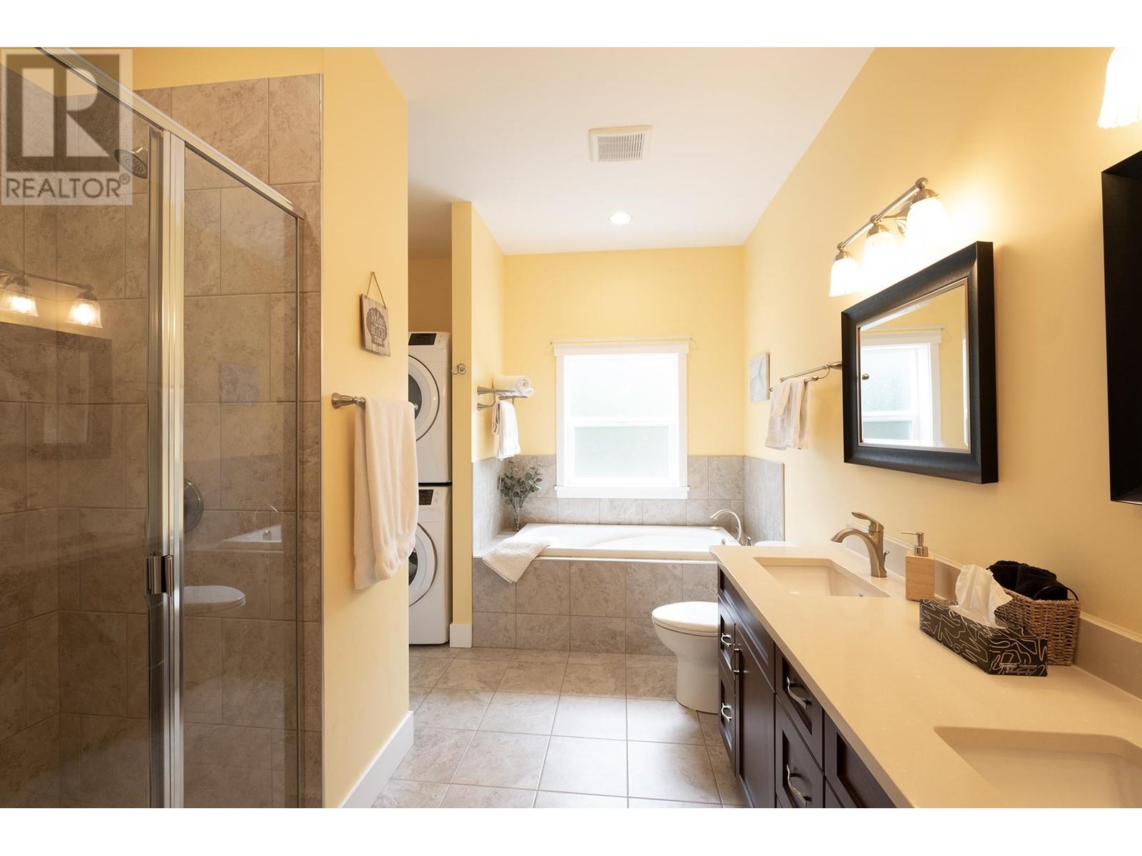 426 Solaz Place, Gibsons, British Columbia  V0N 1V5 - Photo 28 - R2811312