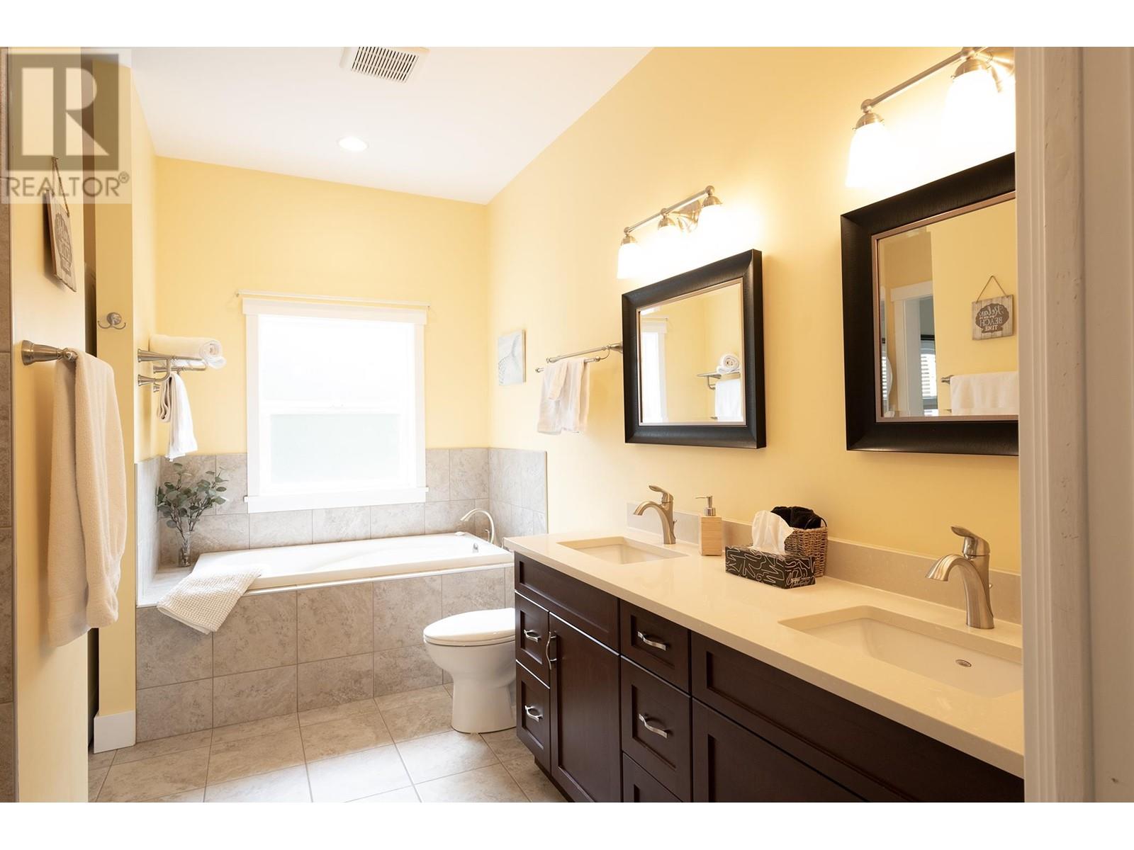 426 Solaz Place, Gibsons, British Columbia  V0N 1V5 - Photo 29 - R2811312