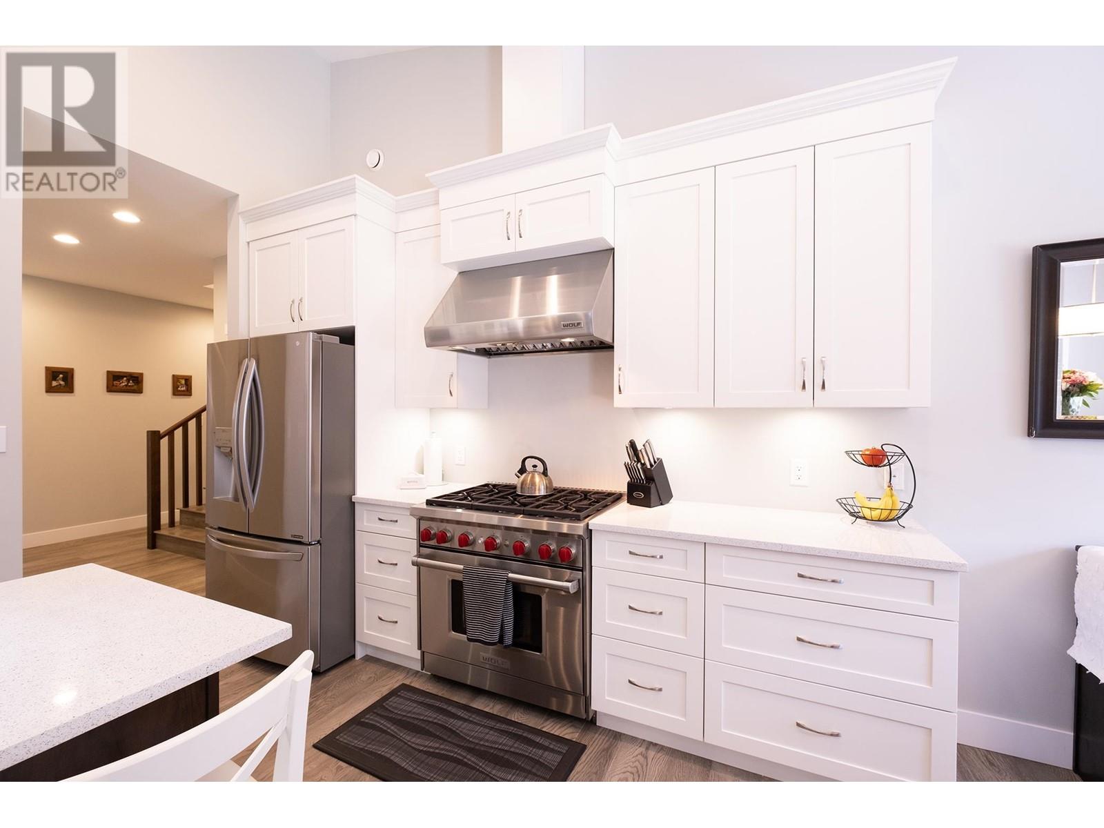 426 Solaz Place, Gibsons, British Columbia  V0N 1V5 - Photo 8 - R2811312