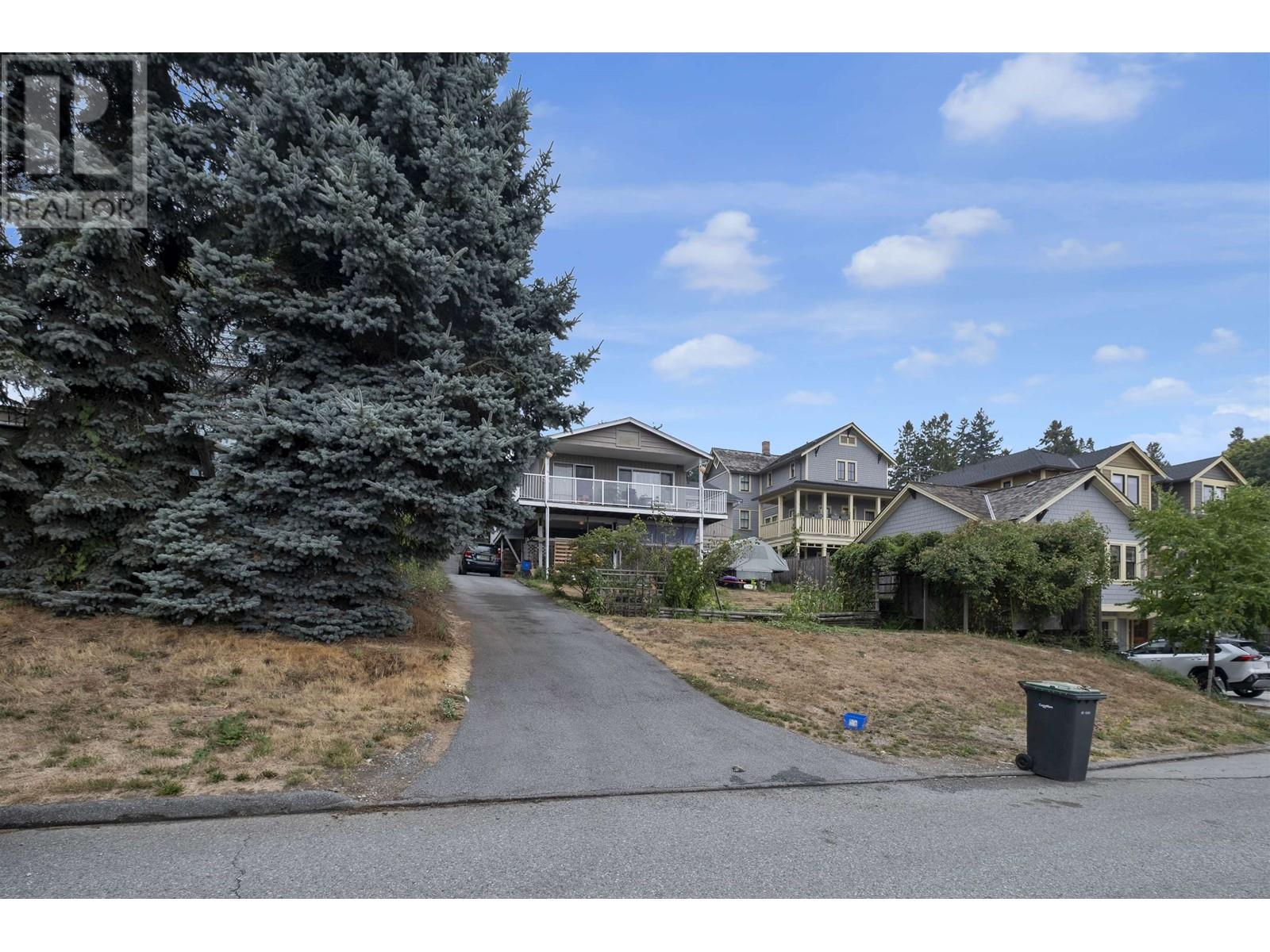 1152 Rochester Avenue, Coquitlam, British Columbia  V3K 2X4 - Photo 8 - R2811200