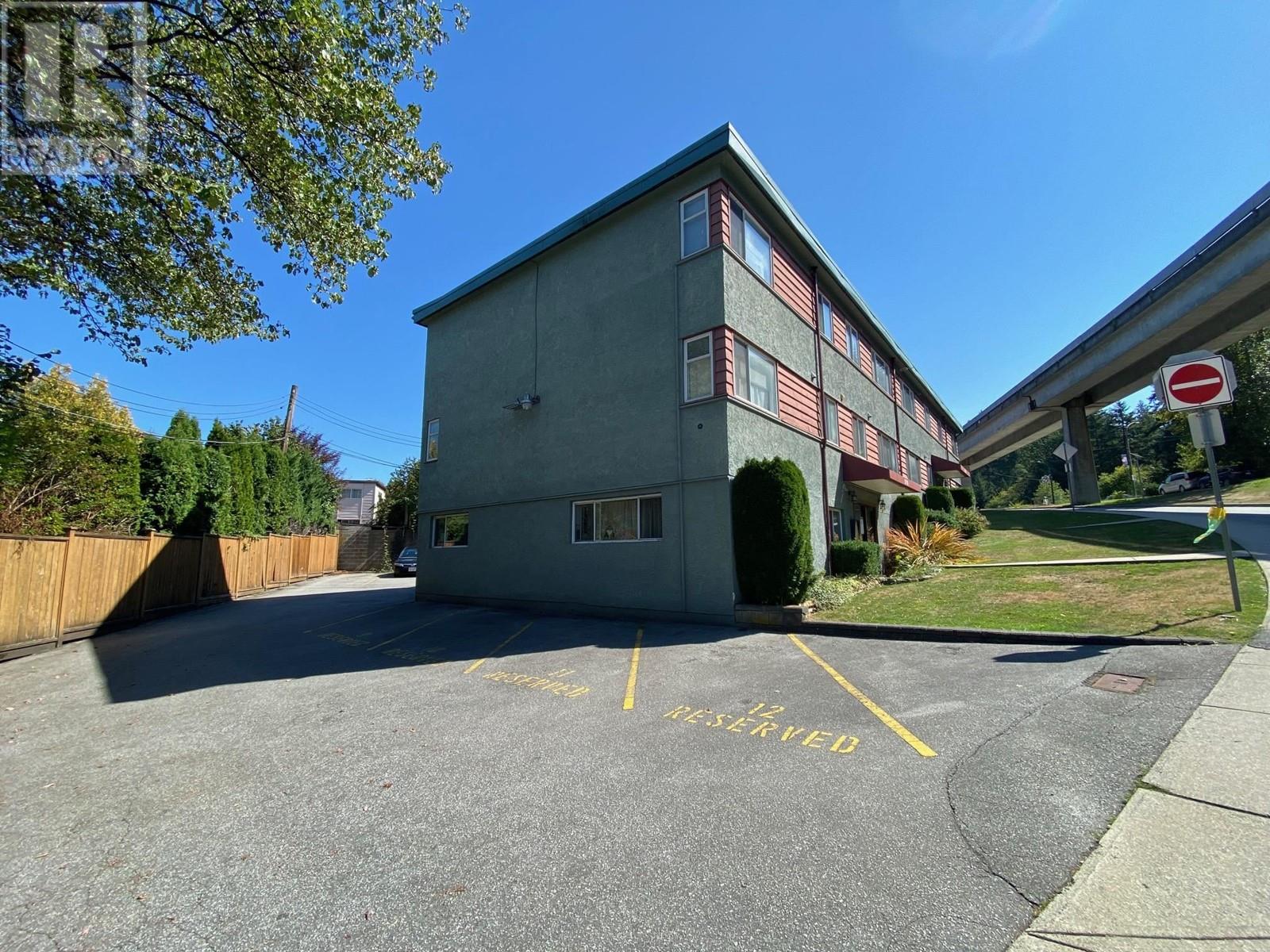 5710 Smith Avenue, Burnaby, British Columbia  V5H 2K9 - Photo 3 - C8053971