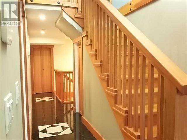 6080 Marine Drive, Burnaby, British Columbia  V3N 2X9 - Photo 3 - R2811364