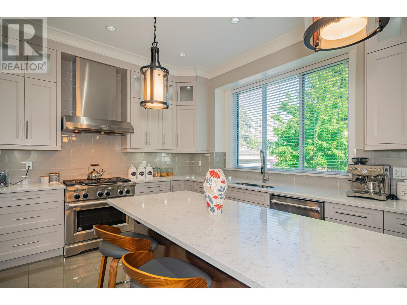 816 Edinburgh Street, New Westminster, British Columbia  V3M 2V3 - Photo 12 - R2811360