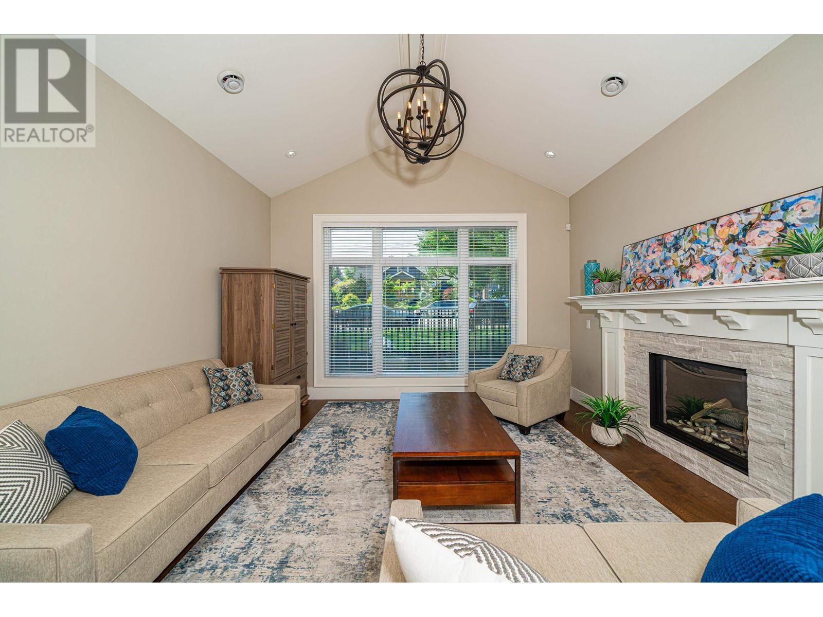 816 Edinburgh Street, New Westminster, British Columbia  V3M 2V3 - Photo 6 - R2811360