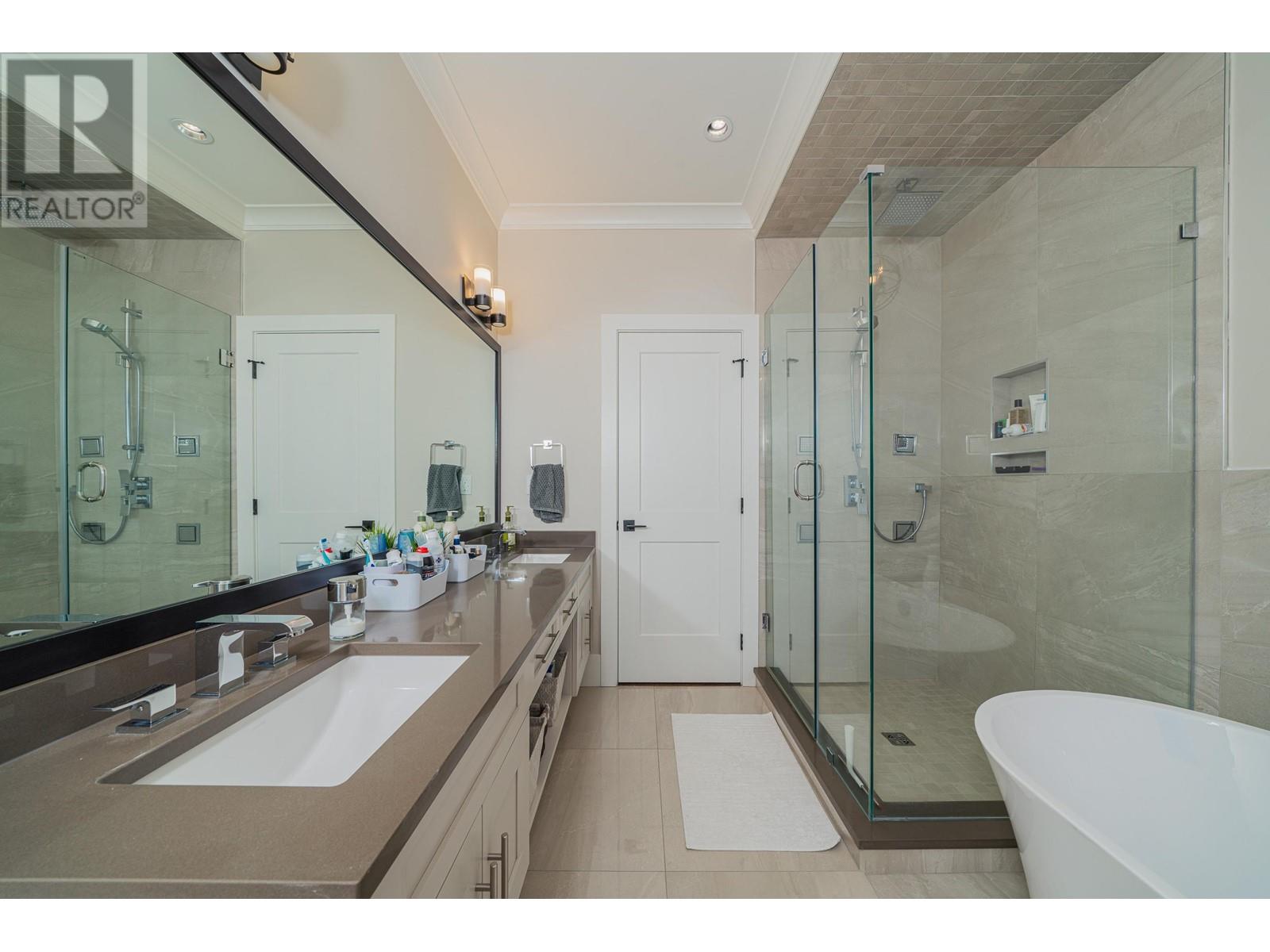 816 Edinburgh Street, New Westminster, British Columbia  V3M 2V3 - Photo 34 - R2811360