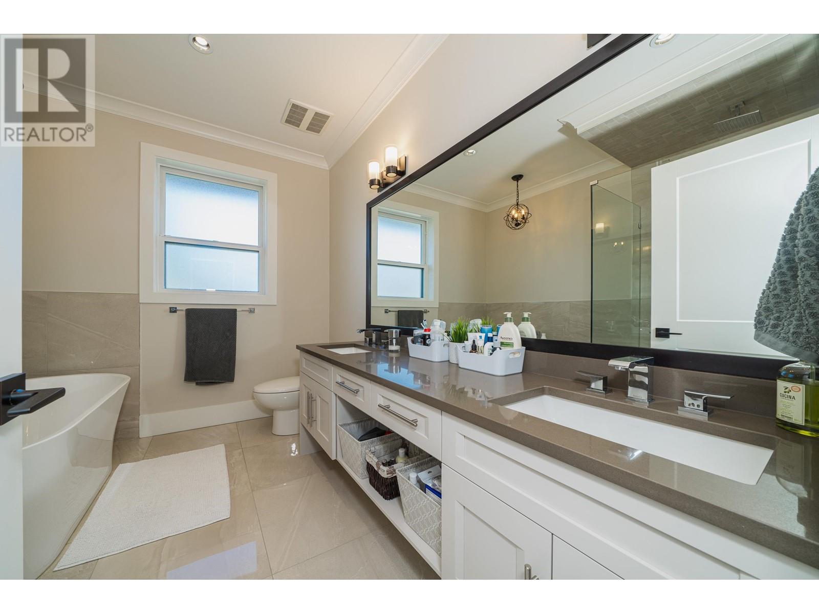 816 Edinburgh Street, New Westminster, British Columbia  V3M 2V3 - Photo 33 - R2811360