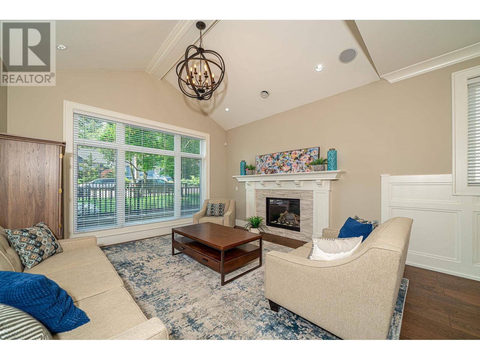 816 Edinburgh Street, New Westminster, British Columbia  V3M 2V3 - Photo 5 - R2811360