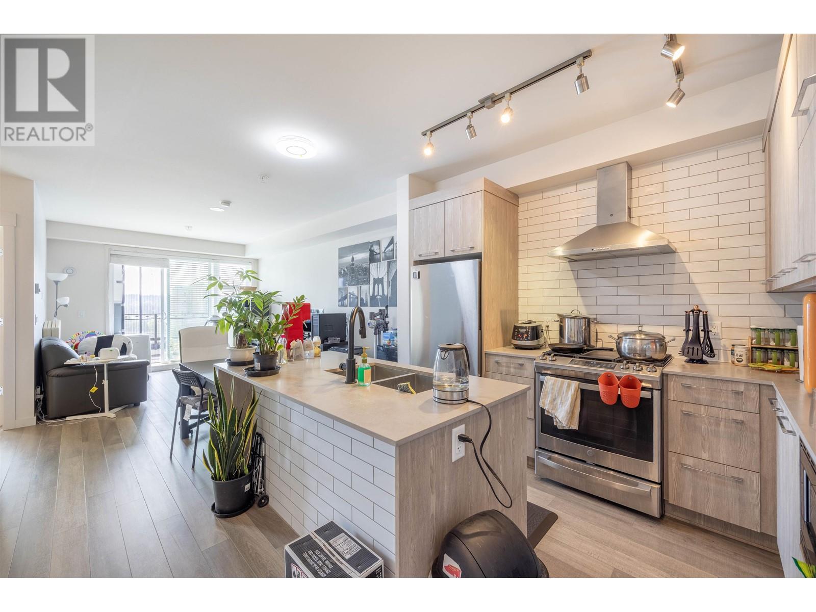 406 1012 Auckland Street, New Westminster, British Columbia  V3M 0M3 - Photo 3 - R2796232