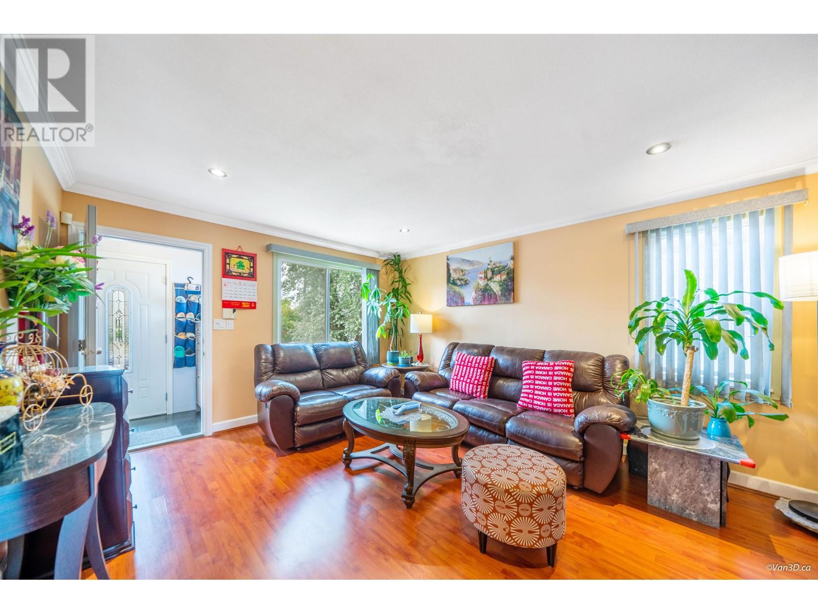 3217 E 29th Avenue, Vancouver, British Columbia  V5R 1W4 - Photo 3 - R2810840